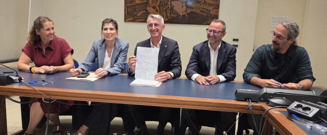 Rinnovo CCNL Legno Arredo Industria | FENEALUIL | Federazione Nazionale Lavoratori Edili Affini e del Legno